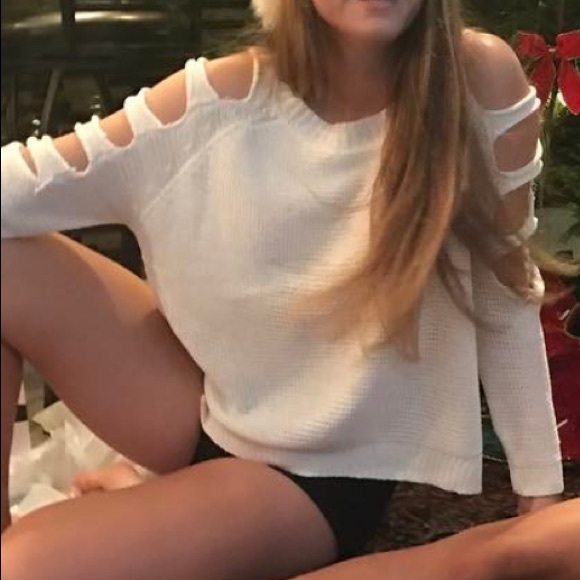 LF cutout sweater - Picture 2 of 2